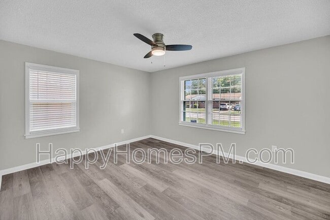 Building Photo - 313 Curtiss Ave