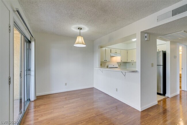 Building Photo - 1404 Santa Anita Dr