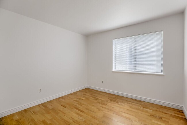 Building Photo - 2BD/2BA Condo in Can't beat Boulder Location!