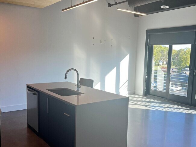 Building Photo - 1131 Fairview Ave