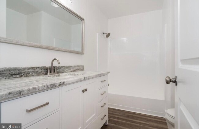 Building Photo - 28533 Edgemere Rd