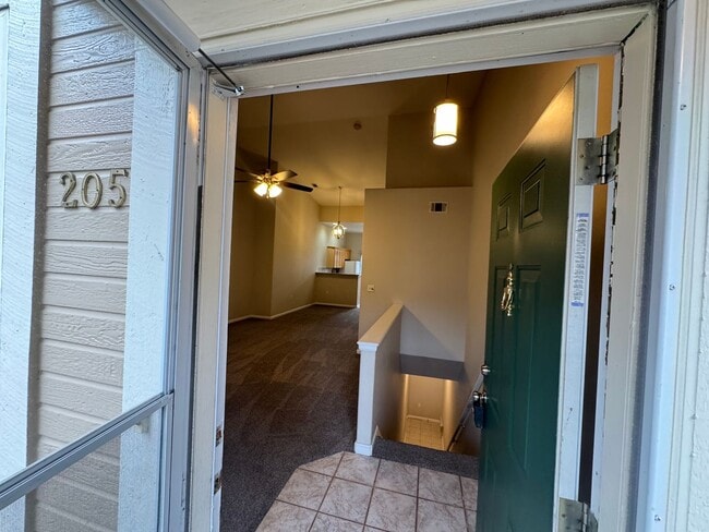 Building Photo - Town Home for Rent!