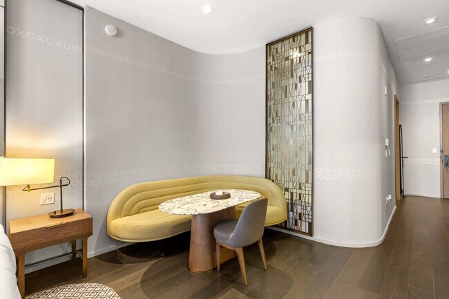 Building Photo - 801 S Miami Ave