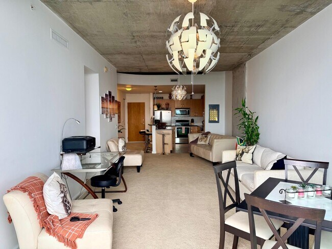 Building Photo - 300 S Australian Ave