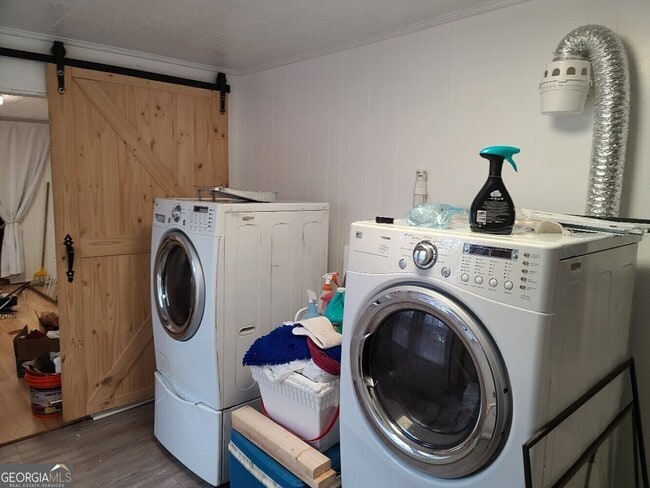 Building Photo - 904 Park Ave