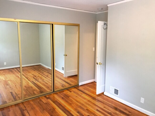 Building Photo - Adorable Hazelwood Bungalow on Secluded Road with Detached Garage, Expansive Basement and Yard