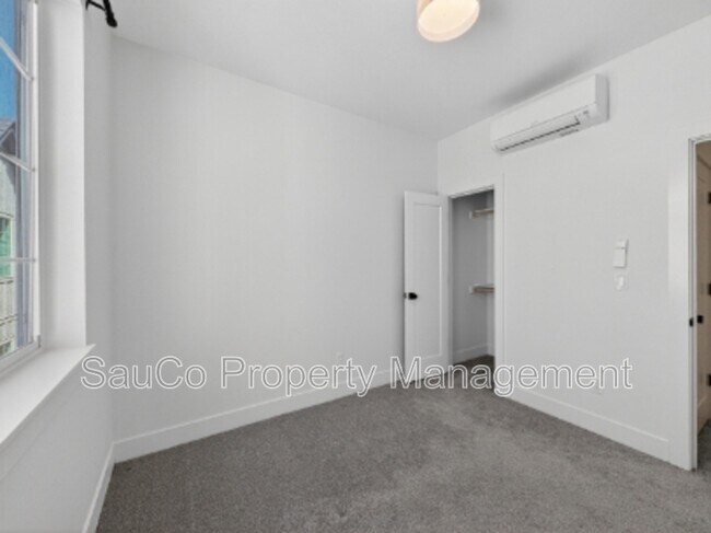 Building Photo - 5032 NE 14th Ave
