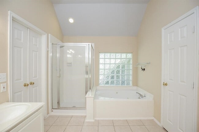 Building Photo - 20502 Pioneer Bend Ct