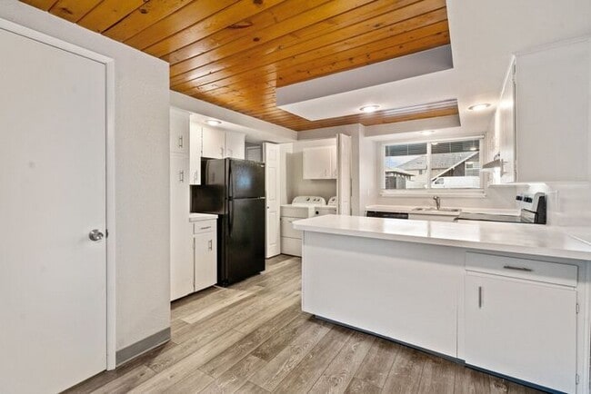 Building Photo - Beautiful 1 bed/ 1 bath ready for you to call home!