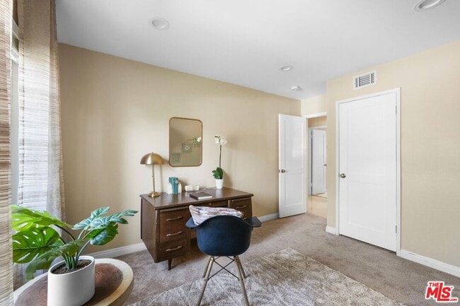 Building Photo - 3194 Rossini Pl