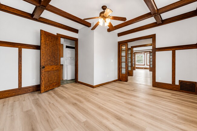 Building Photo - 855 Work Dr