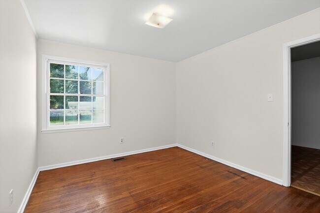 Building Photo - 3 Bedroom Home located in Lincoln Heights!