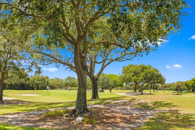 Building Photo - 9000 Jacaranda Ln