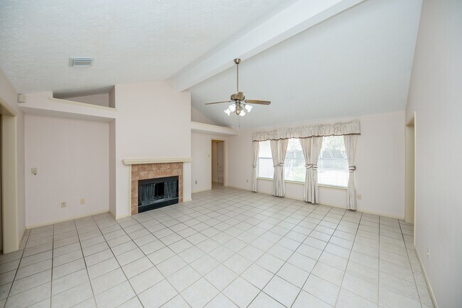 Building Photo - 13211 Rosstown Dr