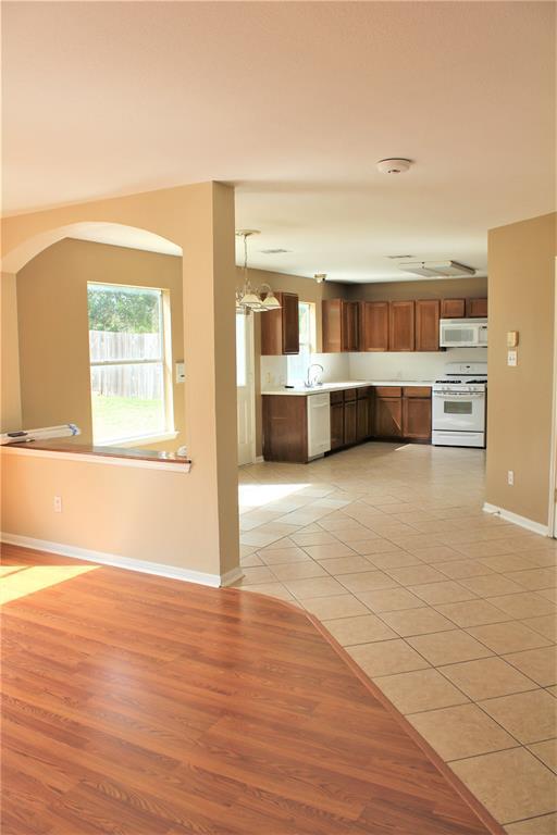 Building Photo - 2011 Lantana Dr
