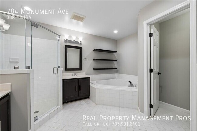 Building Photo - 784 Monument Ave