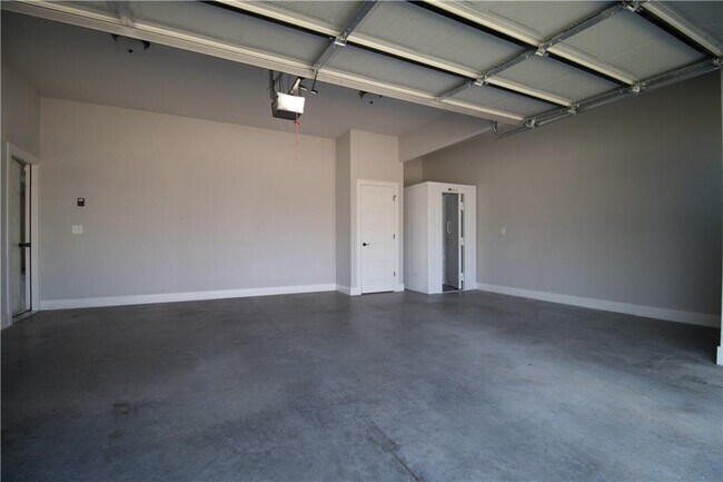 Building Photo - 1431 Cave Stream Dr