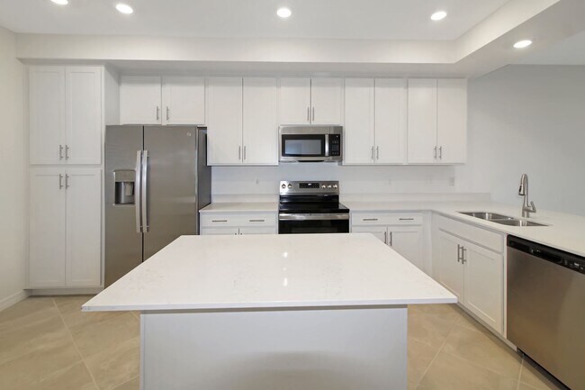 Building Photo - Wellen Park Golf and Country Club Annual Condo for Rent