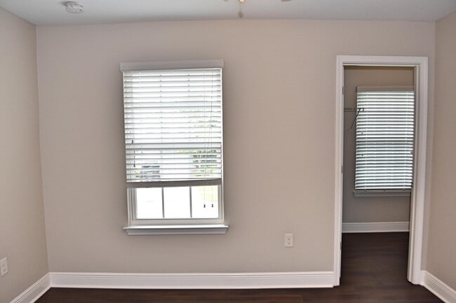 Building Photo - 192 Windchime Way