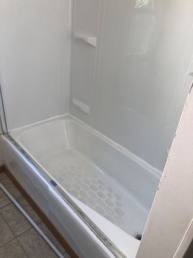 Building Photo - Spacious 3-Bedroom Home for Lease Goodyear...