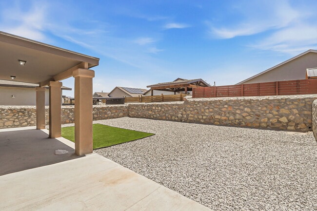 Building Photo - 629 La Entrada Cir