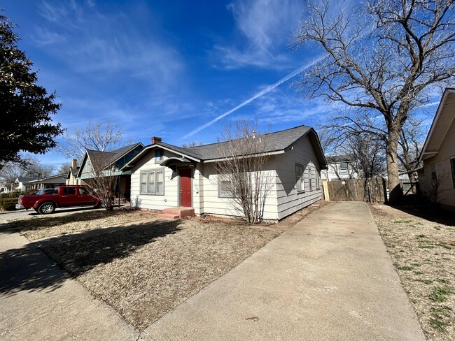 Building Photo - 2122 16th St