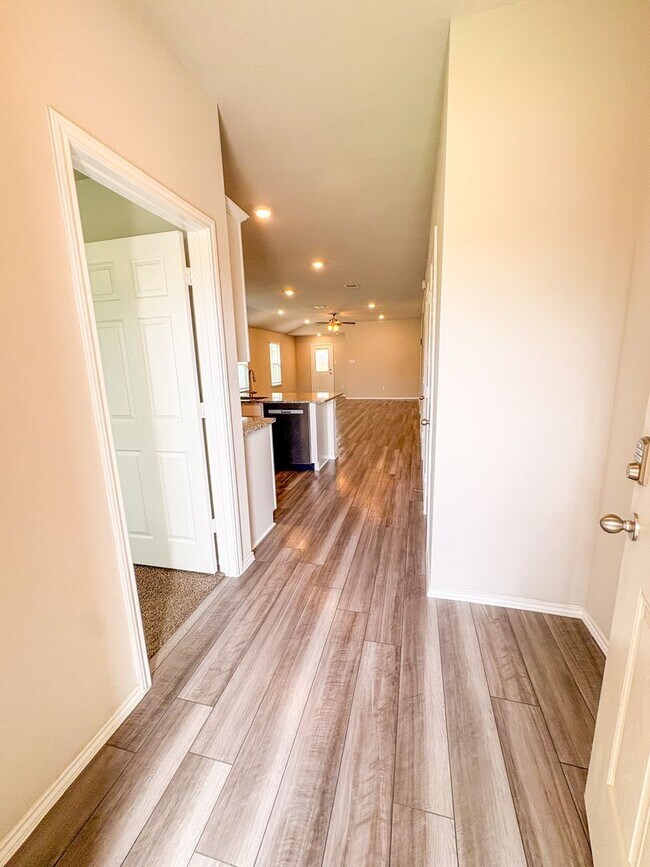 Building Photo - 8612 Cantera Rdg Rd