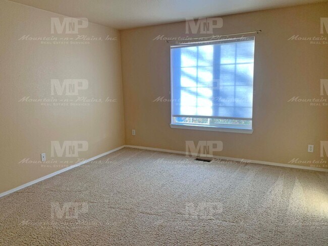 Building Photo - 714 Bentley Pl