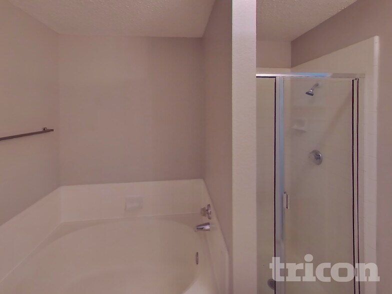 Building Photo - 5208 Wolverton Ct