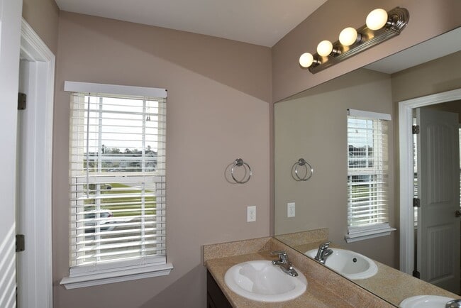 Building Photo - 179 Byron Dr