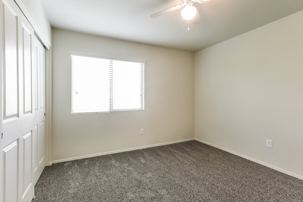 Building Photo - 910 W Calle Arroyo Norte