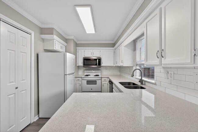 Building Photo - 1221 Cedar Post Ln