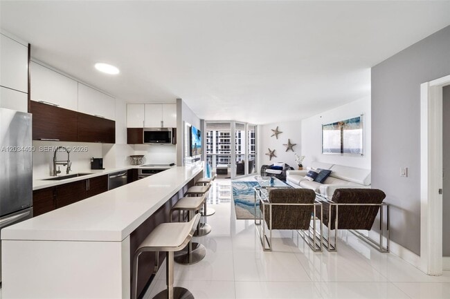 Building Photo - 4779 Collins Ave