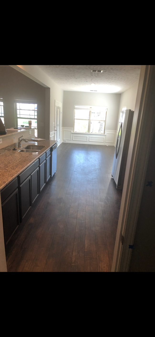 Kitchen & Dinning room area - 1337 Busiris Dr