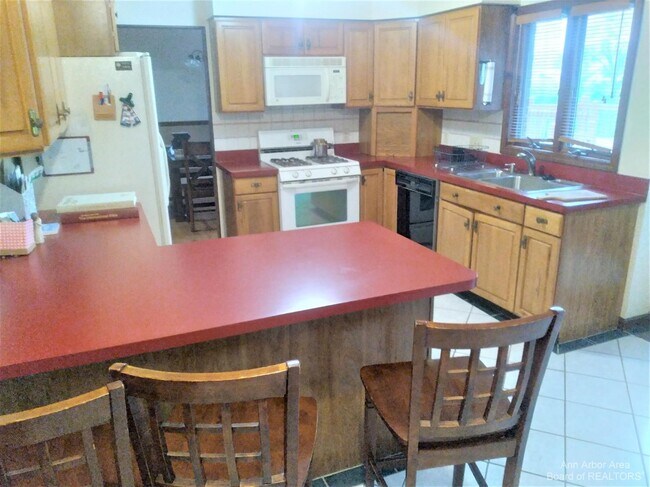 Building Photo - 5383 Textile Rd