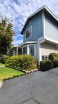 Front Unit - please do not disturb - 2314 Clark Ln