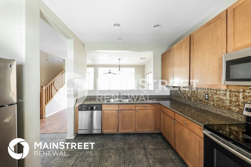 Building Photo - 17421 N 185th Dr