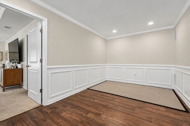 Building Photo - 12 Eckert Dr