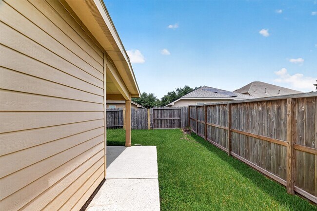Building Photo - 16007 Hidden Manor Dr