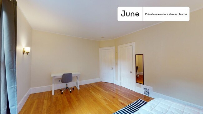 Building Photo - Room in Shared 5 bed/2 bath home in Newton Corner
