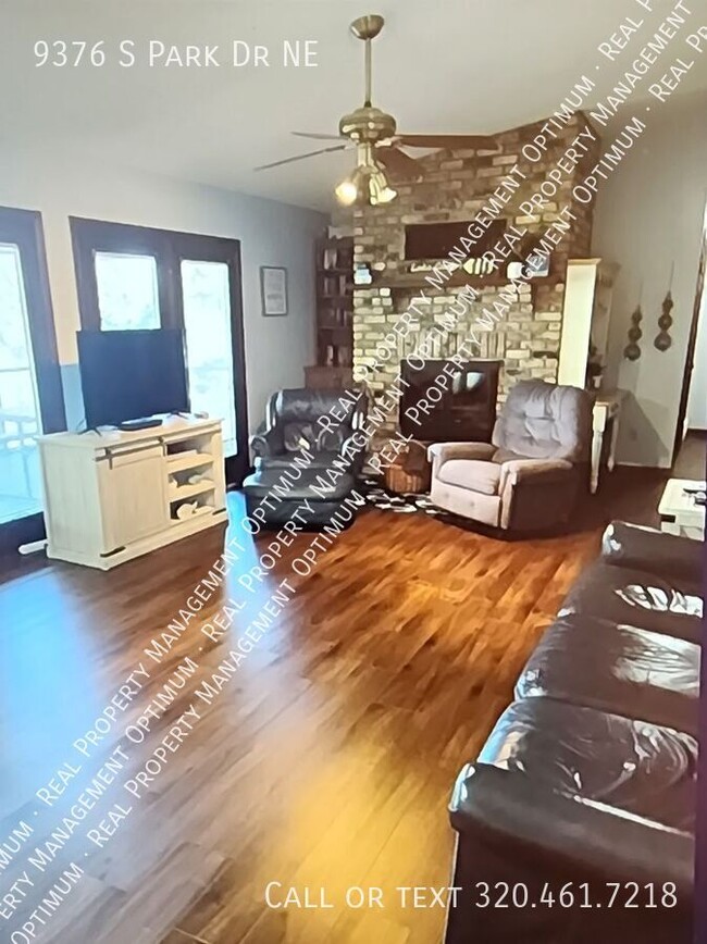 Building Photo - Fall Winter Rental Fully Furnished- 3 Bedr...