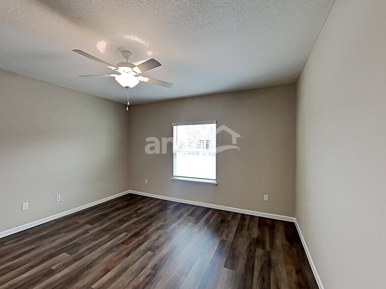 Building Photo - 179 Spruce Pt