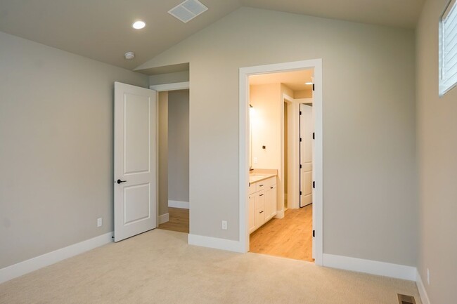 Building Photo - Incredible New 3 Bedroom Home in Post Fall...