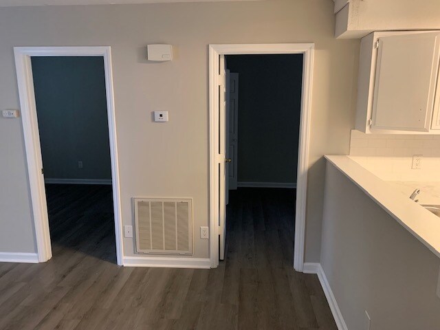 Building Photo - 502 4th Street Plz SW