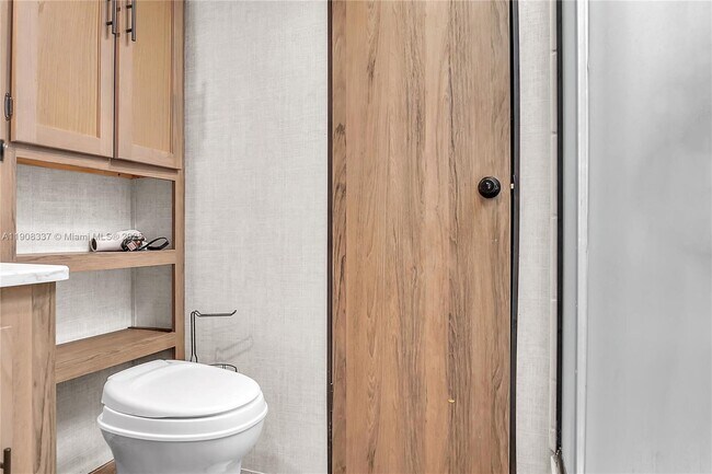 Building Photo - 6036 Polk St