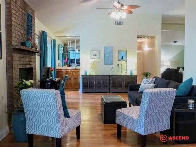 Building Photo - Beautiful Home Located In The Southwest!