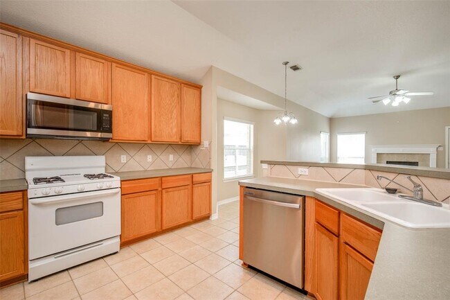 Building Photo - 20214 Sunset Ranch Dr