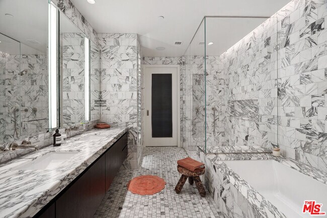 Building Photo - 8420 W Sunset Blvd