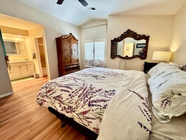 Building Photo - 76923 Turendot St