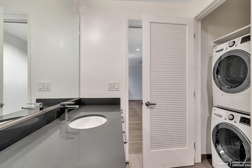 Building Photo - 1075 Market St